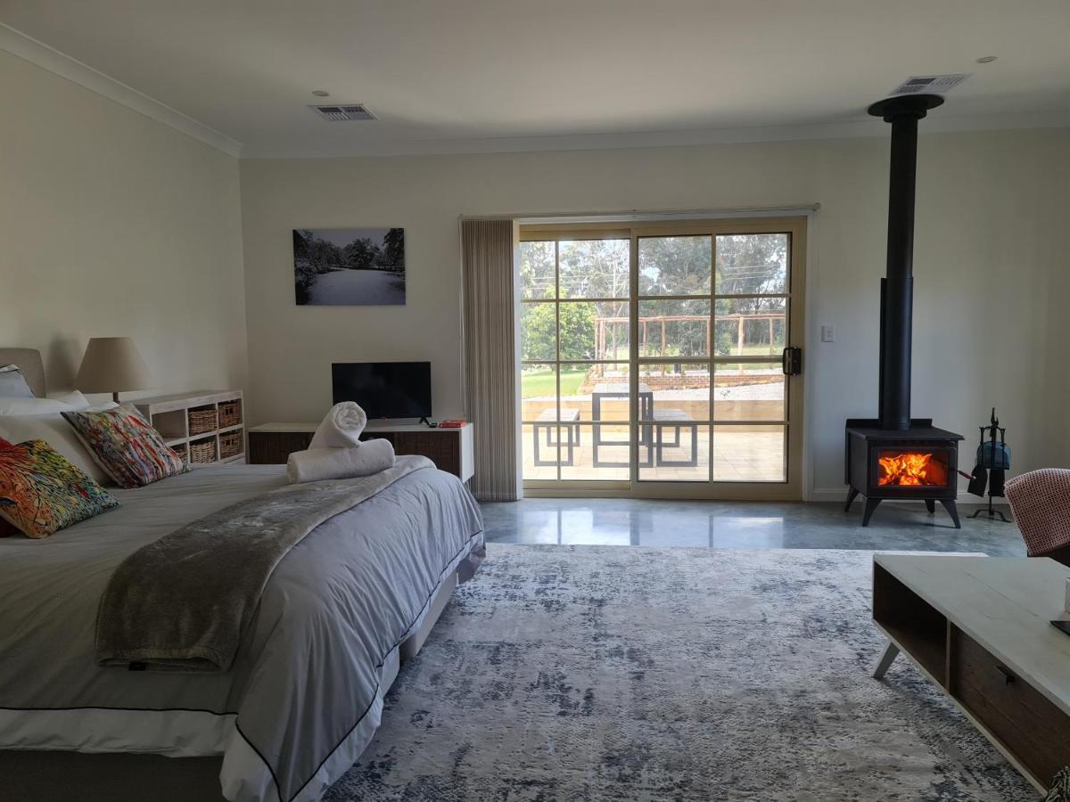 Retreat * Canyonleigh